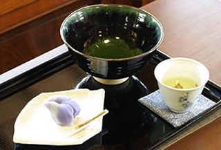 抹茶処「百余亭」：一服のお茶に心がなごむ和の空間、優しい時間が流れる癒しの抹茶カフェ（長野県上田市）