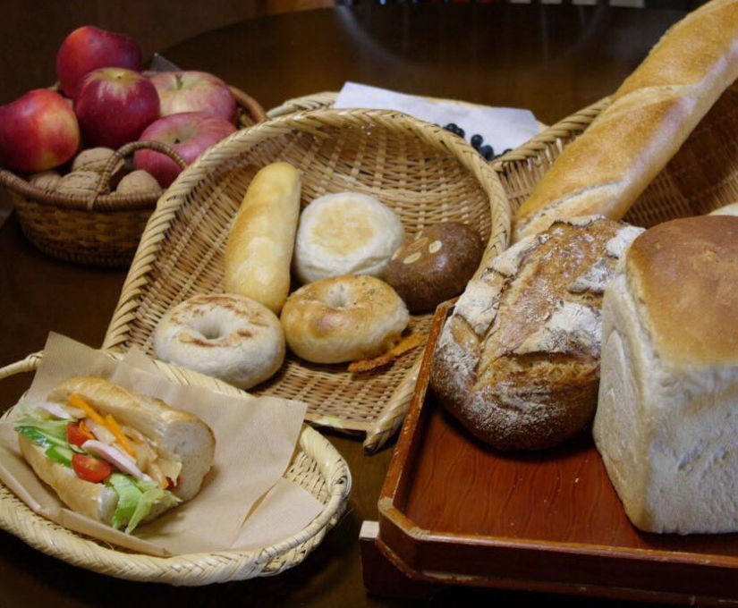 天然酵母パン＆カフェ むく堂：信州産小麦と自然の味わいを楽しむ昭和レトロなパン屋さん＆イートインもできる「Ｍukudo Ｃafe」は手作りスープが美味（長野県長和町）